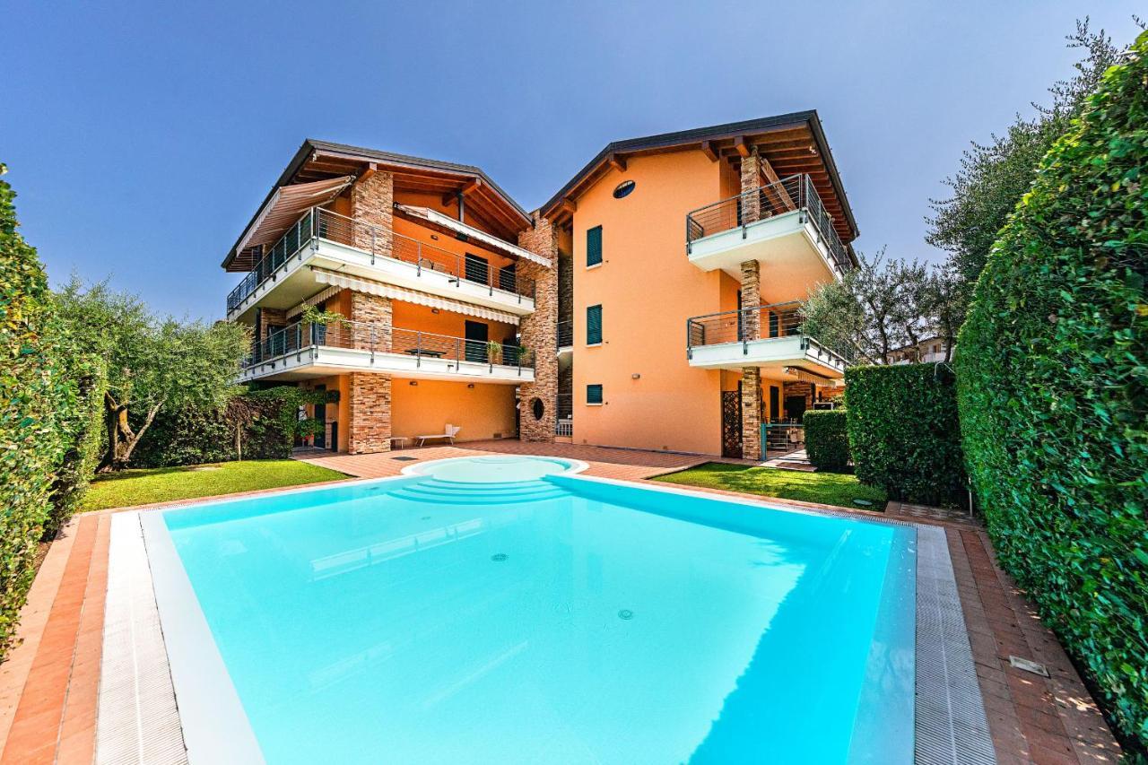 Annamaria 9 Apartment By Wonderful Italy Σιρμιόνε Εξωτερικό φωτογραφία